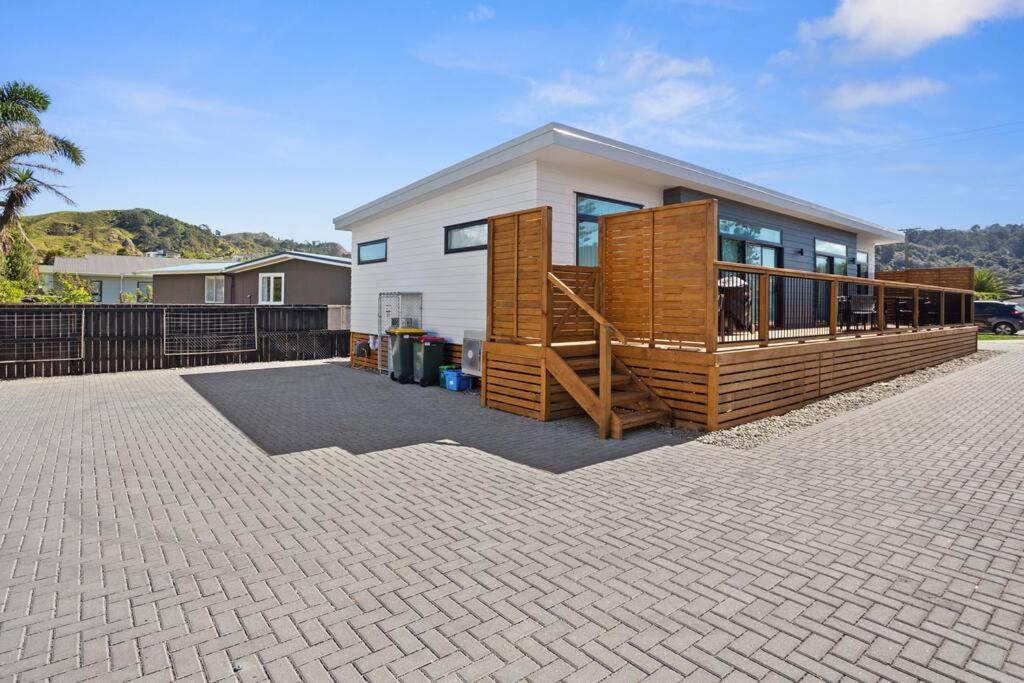 Another On Leo Waihi Kültér fotó